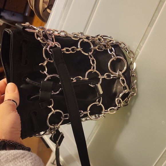 Small crissbody bucket bag - Picture 3 of 3